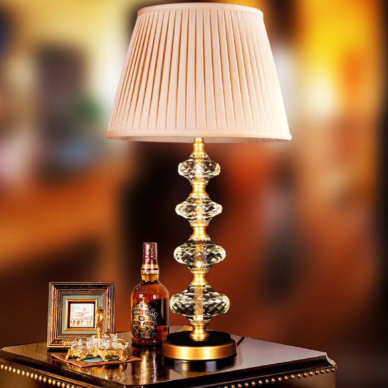 American-style minimalist all-copper crystal table lamp, luxurious and warm living room study room decoration copper lamp creative bedroom bedside lamp