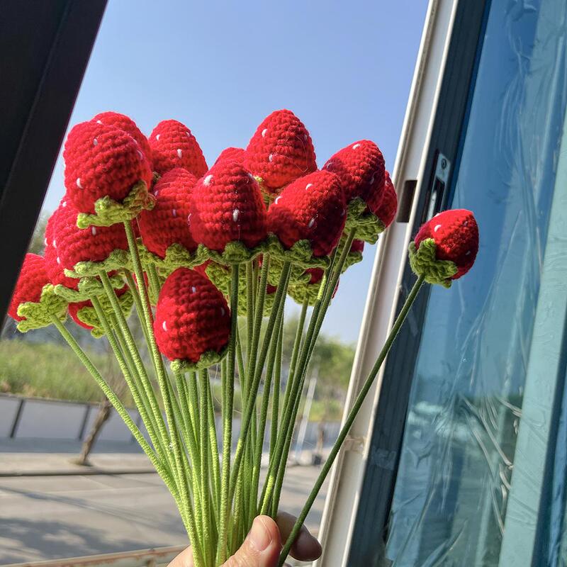 Finished Knitted Strawberry Handmade Gift with Bouquet for Birthday, Gift for Female Friends, Strawberry-Themed Gift for Those with Troubles Finished Knitted Strawberry Handmade Gift with Bouquet for Birthday, Gift for Female Friends, Strawberry-Themed Gift for Those with Troubles