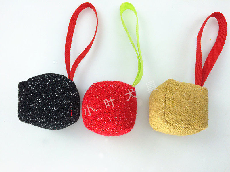 Tear-resistant cloth bite ball stitched, filled with high-quality silk, full of elasticity