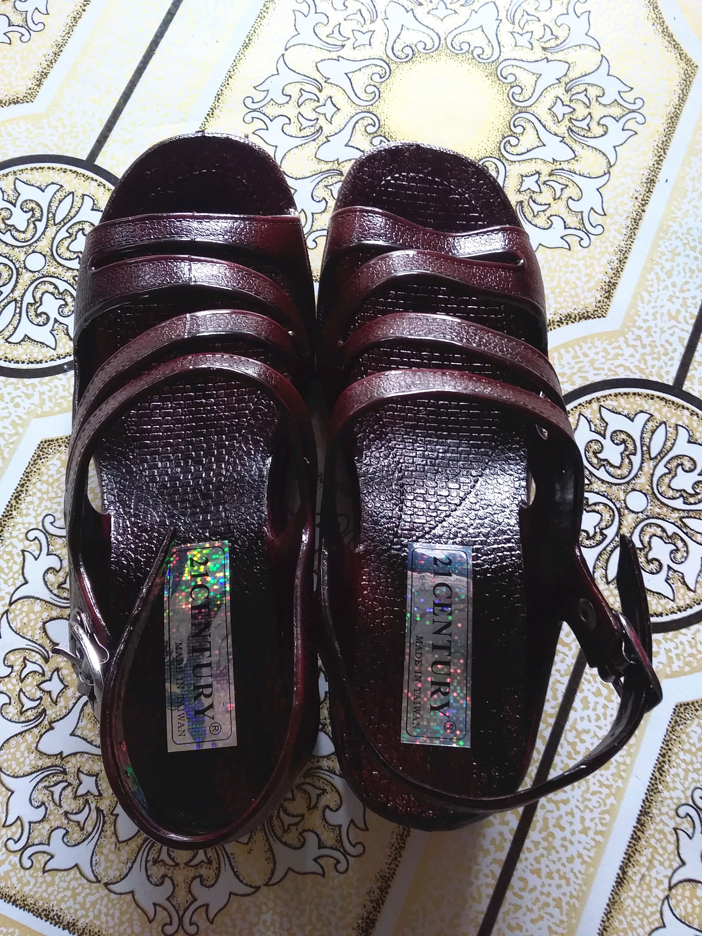 Taiwan 21CENTURY women's sandals middle-aged and elderly sandals wedge with soft bottom thick-soled elderly shoes women's buckle large size 209