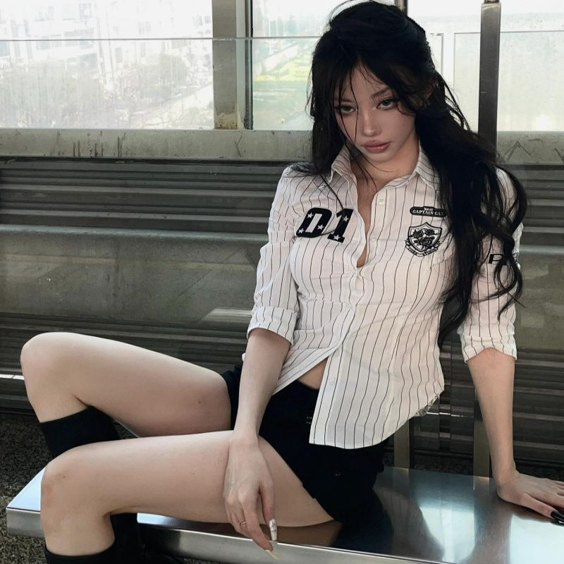 American Retro Black and White Striped Long-Sleeved Jersey Short Shirt for Women, Summer High-End Waist-Cinching College Style Top American Retro Black and White Striped Long-Sleeved Jersey Short Shirt for Women, Summer High-End Waist-Cinching College Style Top