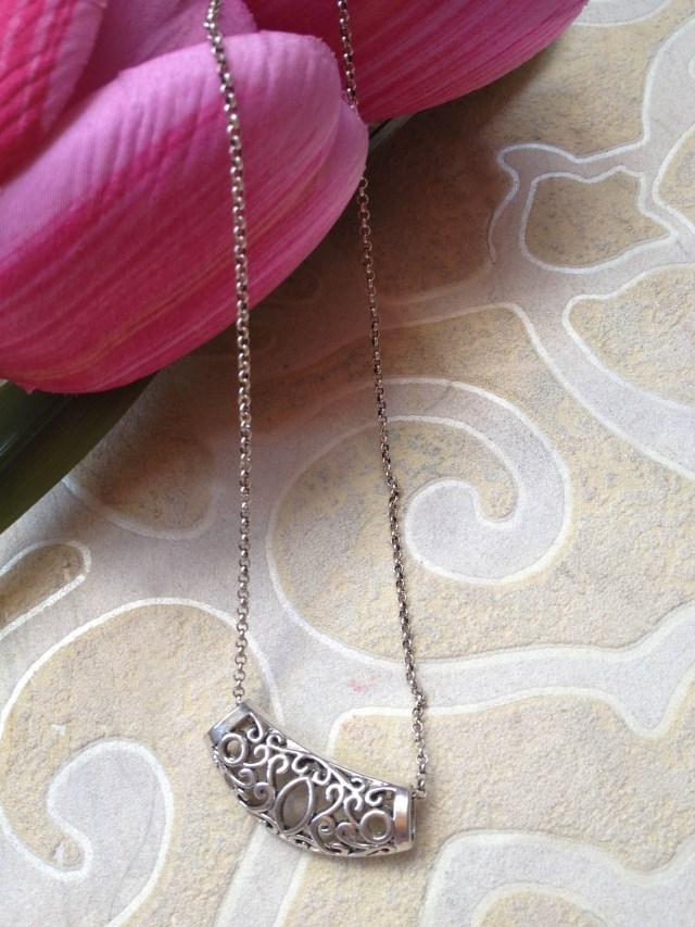 Han Edition Silver Ornament Short LOCK BONE CHAIN NATIONAL WIND ARC HOLLOWED-OUT XIANGYUN NECKLACE CREATIVE VALENTINE'S DAY GIFT