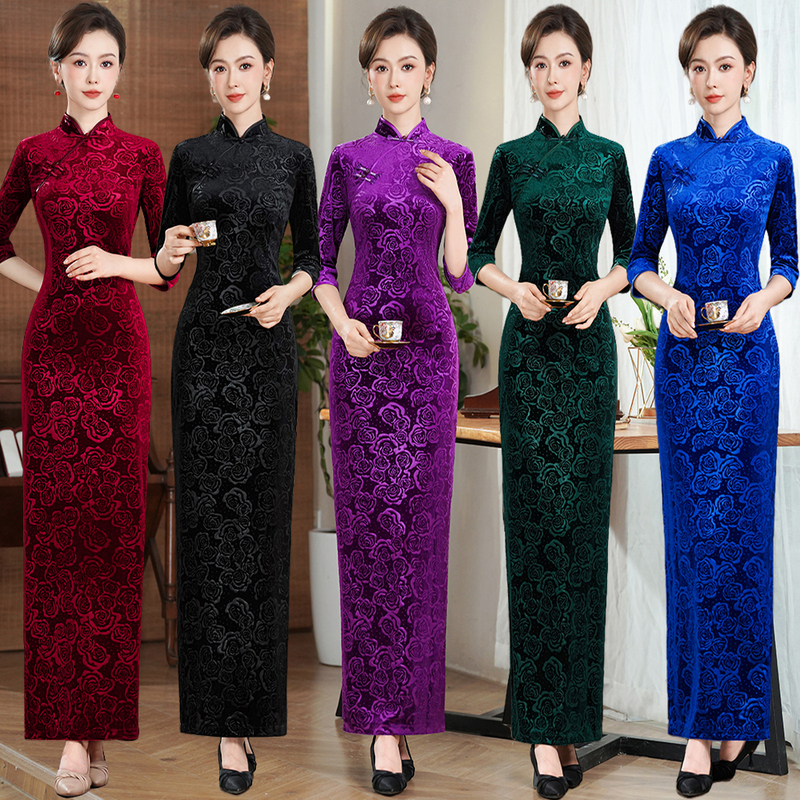 New Style Everyday Three-Quarter Sleeve Autumn and Winter Velvet Thick Long Cheongsam for Women, Suitable for Formal Occasions, Annual Meetings, Stage Performances, and Runway Shows New Style Everyday Three-Quarter Sleeve Autumn and Winter Velvet Thick Long Cheongsam for Women, Suitable for Formal Occasions, Annual Meetings, Stage Performances, and Runway Shows