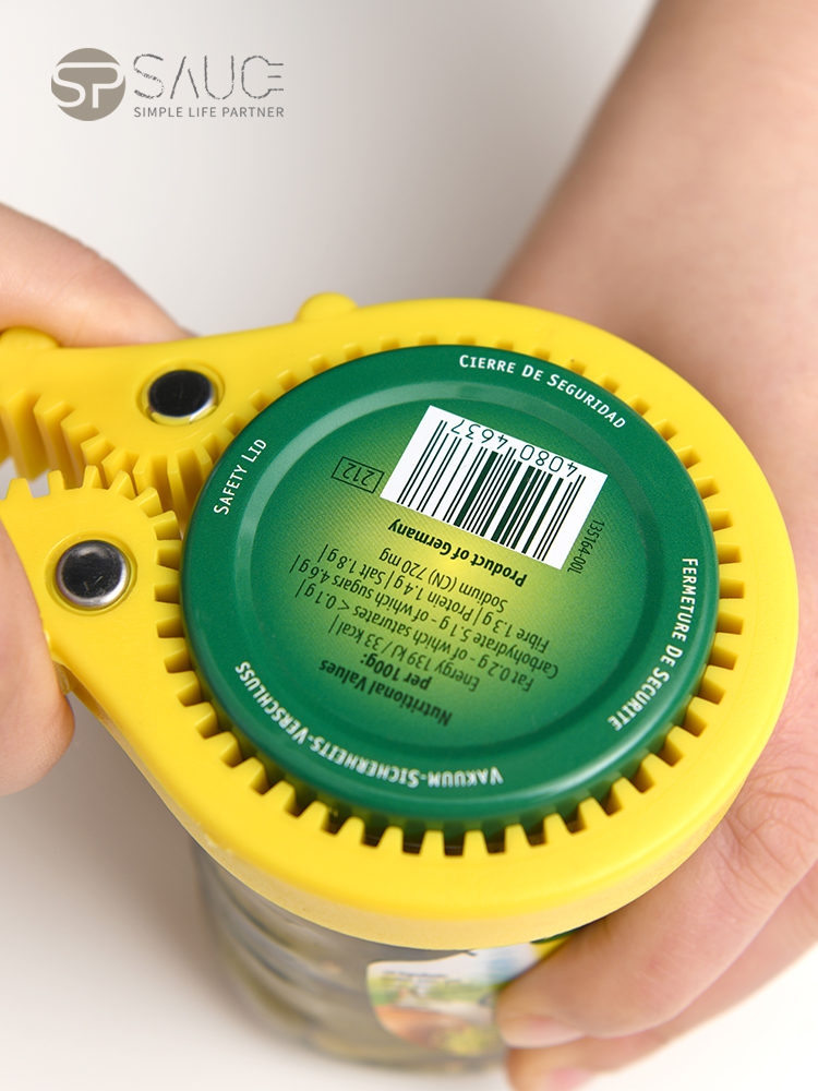 Japanese creative multi-function bottle opener kitchen labor-saving can opener household can opener artifact screw cap capper