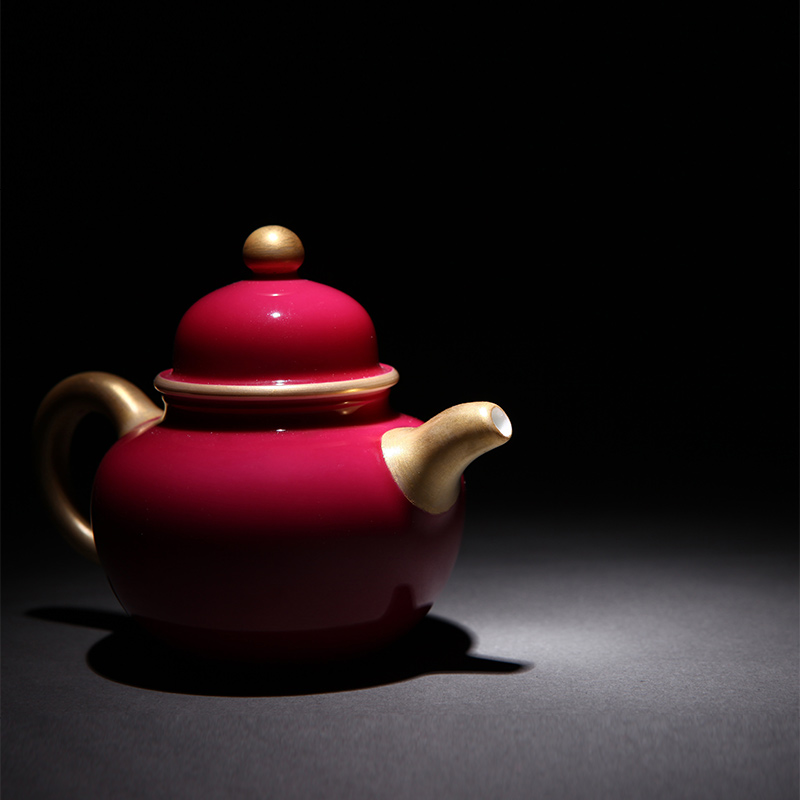 Jingdezhen ceramic teapot high temperature color glaze checking carmine colored enamel teapot tea tray was set tea service
