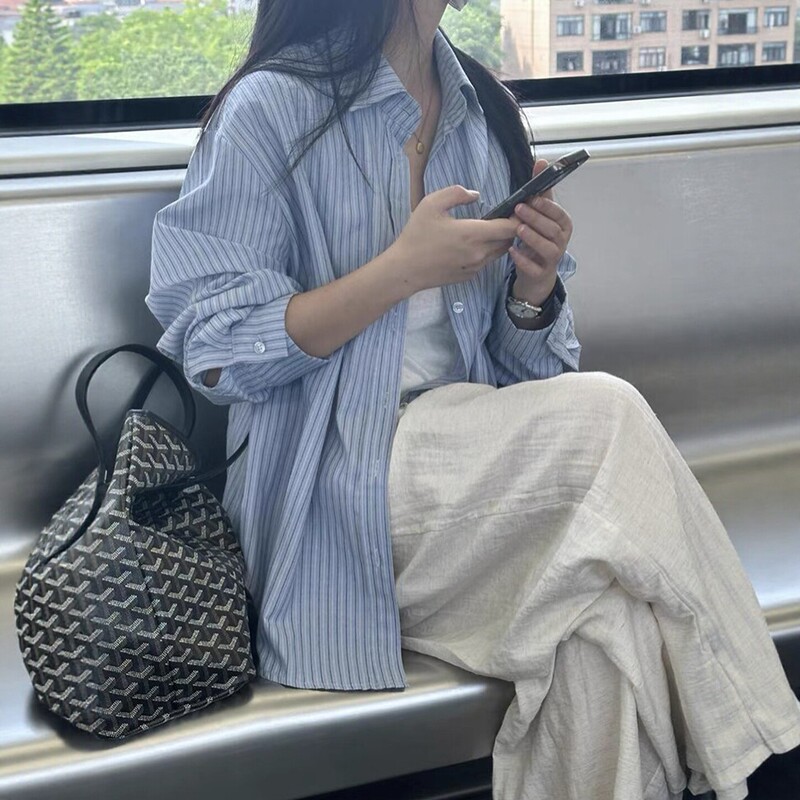 2026 New Popular Blue Striped Shirt Jacket for Women, Spring and Autumn, College Style, Casual, Loose, Sun-Protective Shirt Cardigan