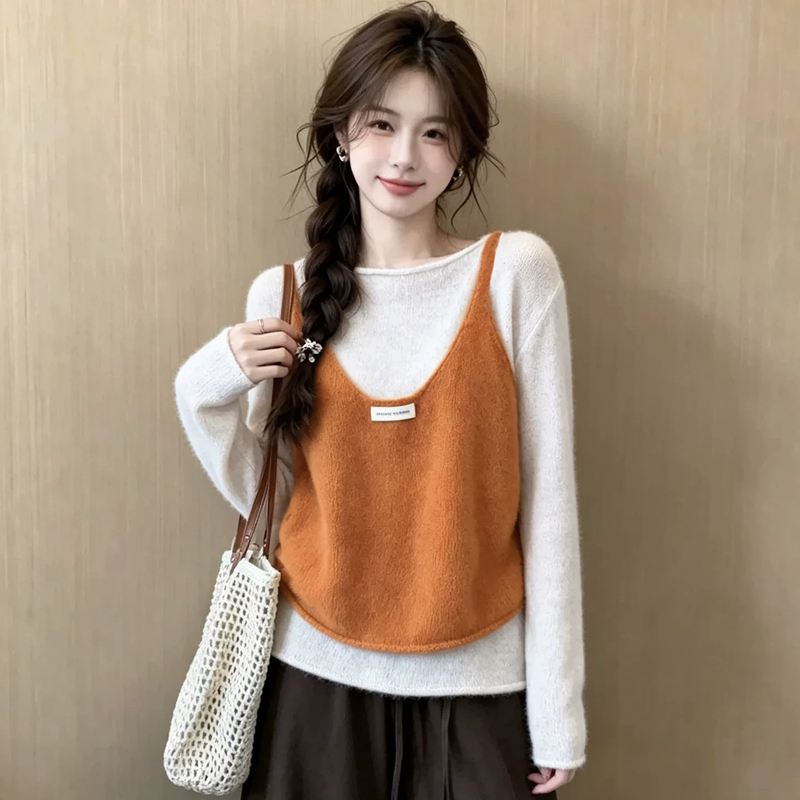 Lazy Style Knitted Camisole Round Neck Long-Sleeved Sweater for Women, Autumn Design, Loose Fit, Layered Two-Piece Top Lazy Style Knitted Camisole Round Neck Long-Sleeved Sweater for Women, Autumn Design, Loose Fit, Layered Two-Piece Top