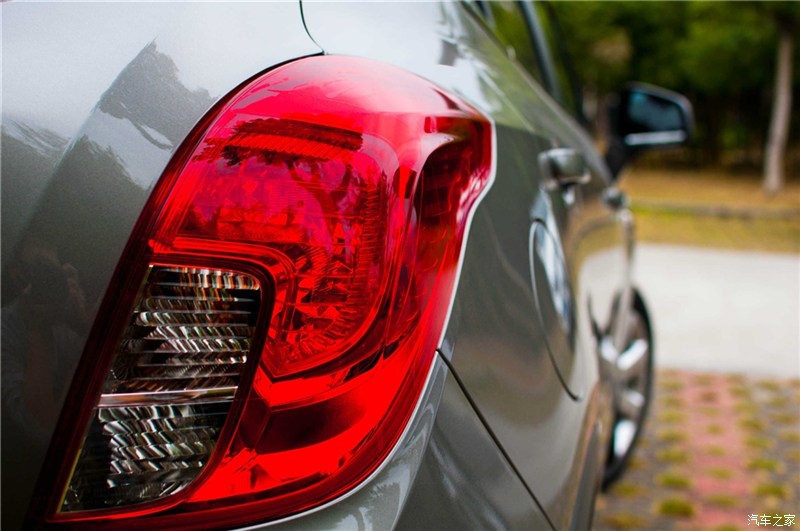 Buick Angola đèn hậu phía sau lắp ráp Đèn hậu phía sau Angola đèn hậu phía sau đèn phụ tùng xe phía sau đèn tinh khiết - Những bộ phận xe ô tô phụ tùng kia morning