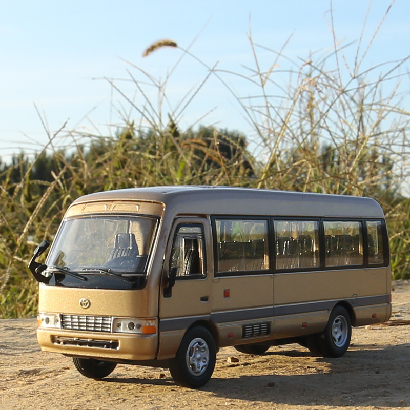 Shenghui 1/32 Toyota Coaster Alloy Bus Model Mini Bus Pull-Back Sound and Light Toy Car Business Alpha