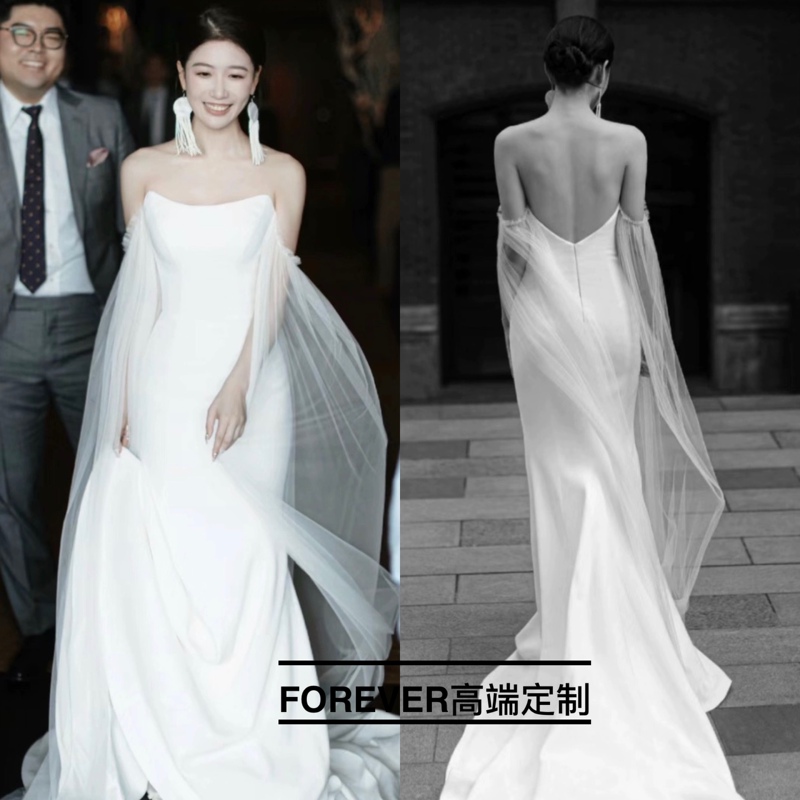 Bridal Wedding Dress with Beautiful Flowing Sleeves, Long Floor-Length Sleeves, Photo Shoot Styling, Arm-Covering Veil, Fairy-Like Bridal Wedding Dress with Beautiful Flowing Sleeves, Long Floor-Length Sleeves, Photo Shoot Styling, Arm-Covering Veil, Fairy-Like