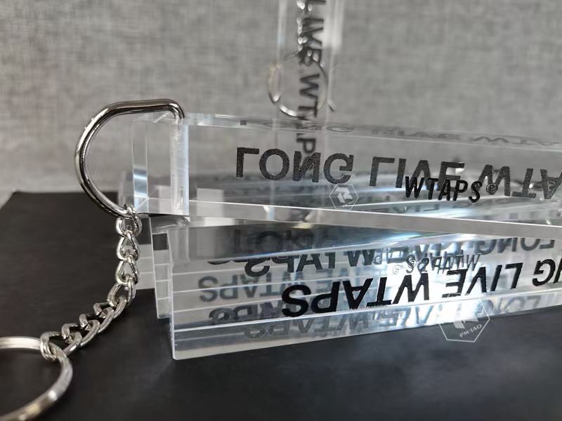 товар из китая 折扣现货wtaps 315/key holder.acrylic long live水晶钥匙扣挂件