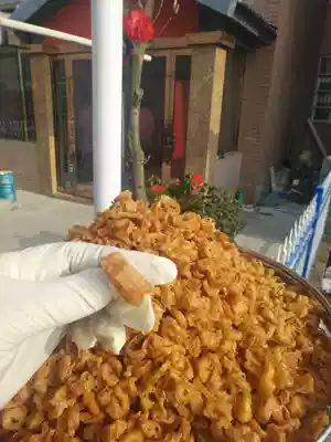 Ghee strips thick and crispy fritters, shredded shredded rice balls, seaweed bags, rice rolls, pancakes, scallions, cakes, crispy slices