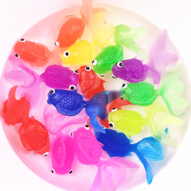 Simulation of environmental protection soft plastic small goldfish model playing in the water children bathing fishing fish tank fake fish floating toy