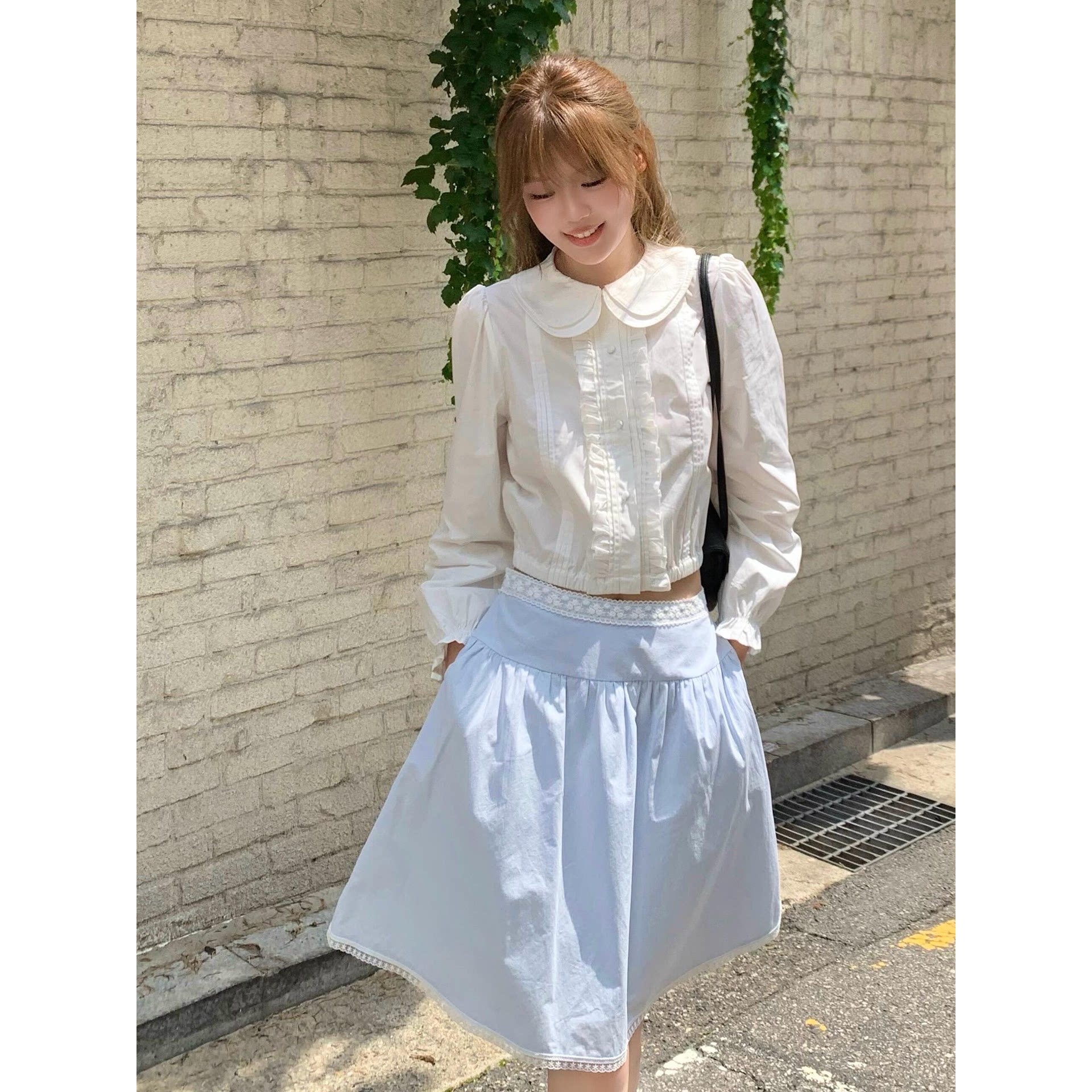 Japanese-style light blue lace A-line midi skirt for women, simple and flattering for autumn, high-waisted and concealing hips.