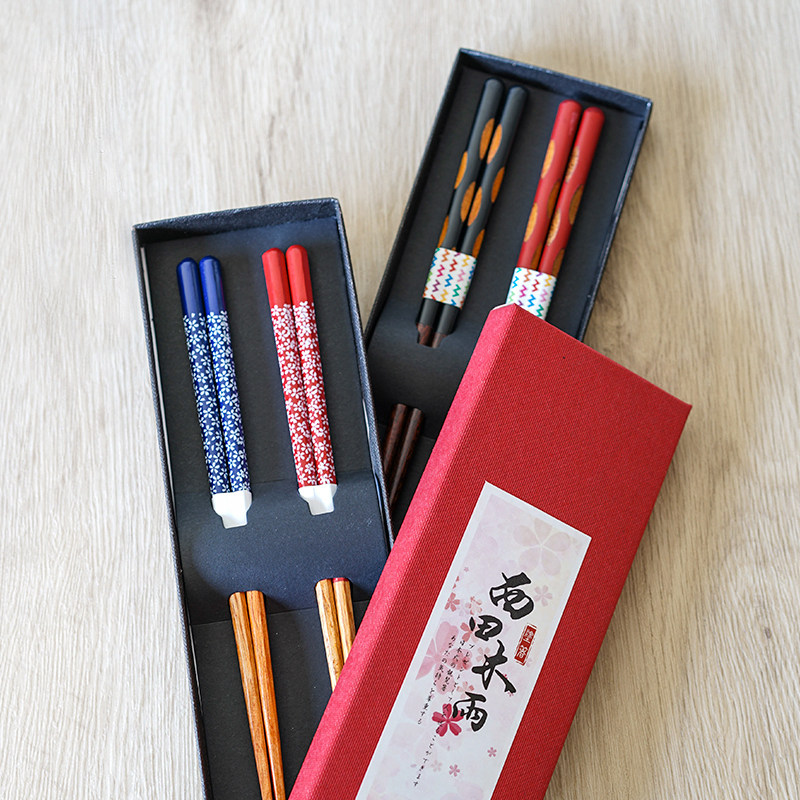 Xida Wood Rain Japanese and Wind Household with two pairs of couples chopsticks and soft wood chopsticks