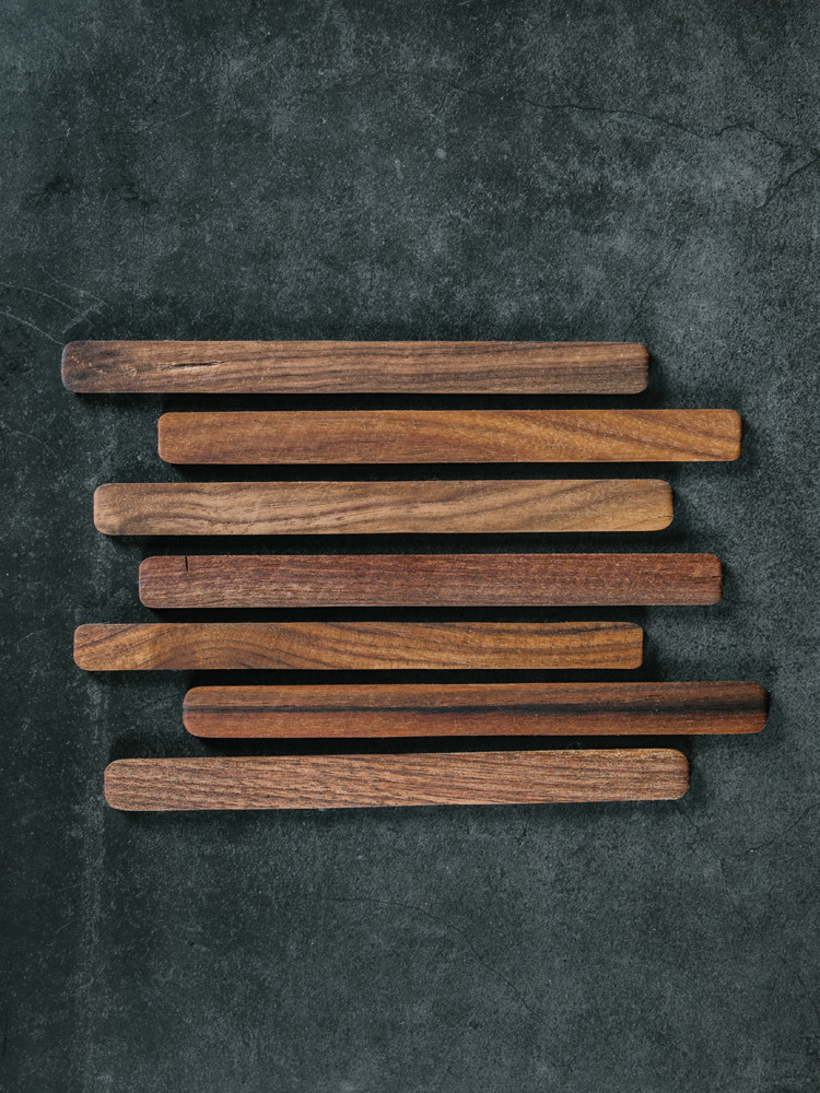 Engraving LOGO Walnut mixing stick Log coffee spoon Soup spoon spoon Disposable mixing spoon long version