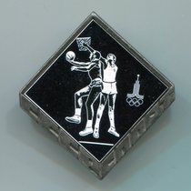 1980 Moscow Olympic Games Glass Mirror Series Badge Badge Basketball
