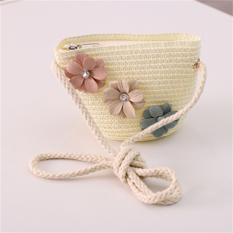 Girl's Straw Flower Strawberry Bow Knot Cute Bucket Zipper Crossbody Bag display picture 4