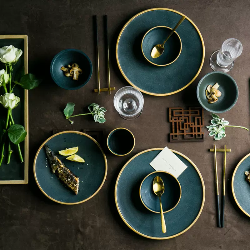 Bộ đôi dao kéo vàng Yiyu Kirin kết hợp các món ăn theo phong cách phương Tây - Đồ ăn tối