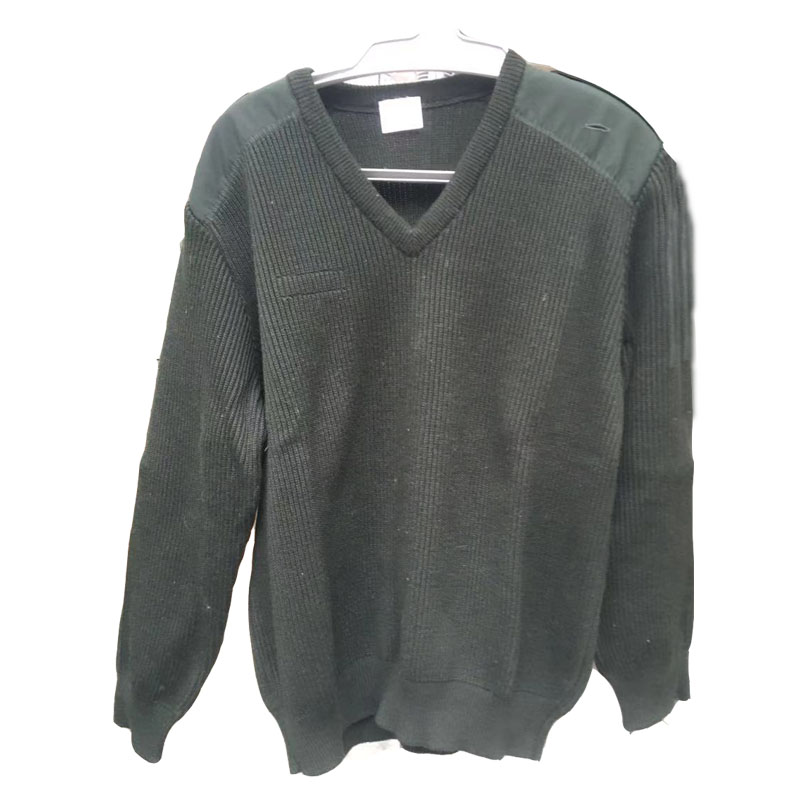 French Army publicly issued French Foreign Legion combat training sweater to keep warm