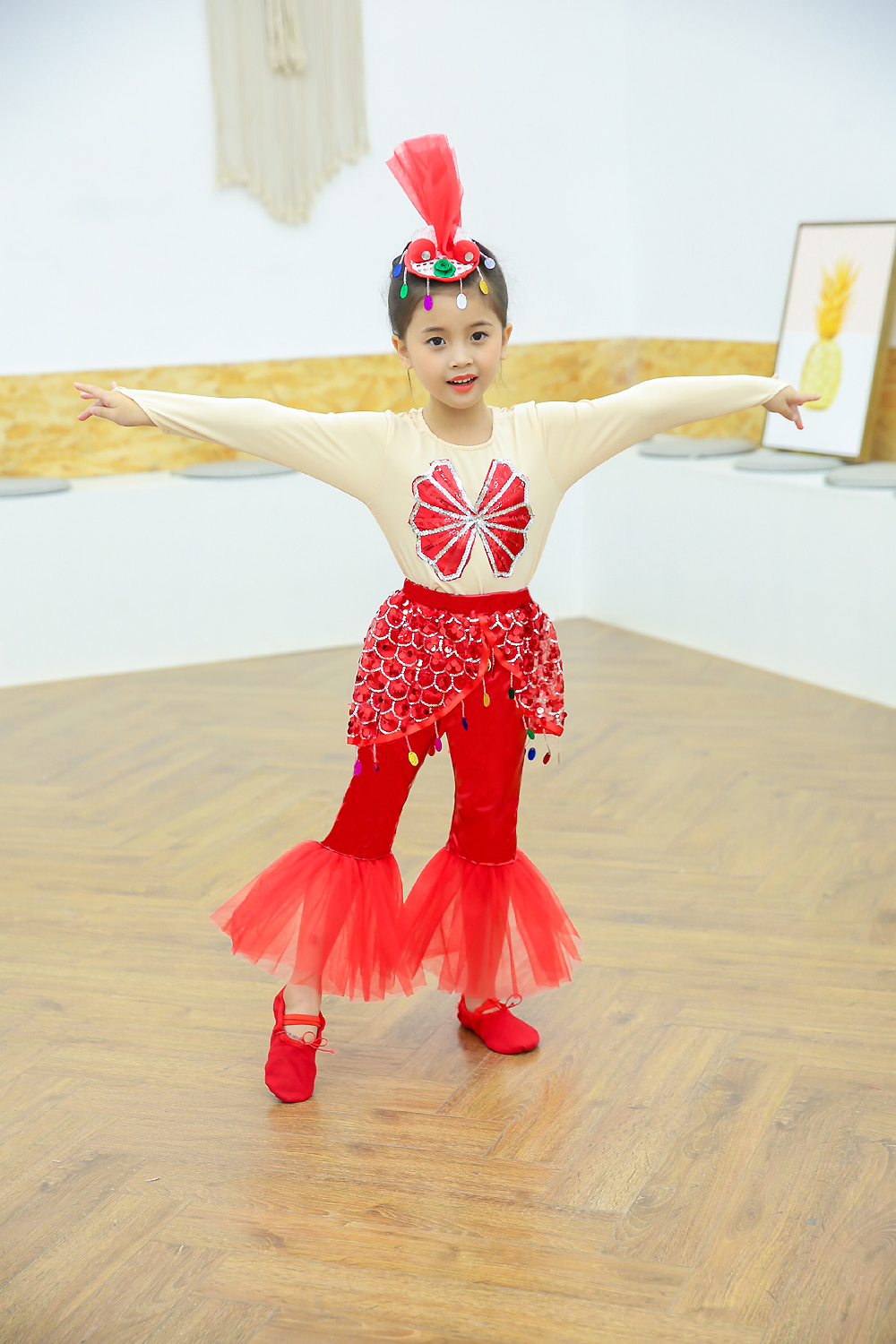 Hoa sen nhỏ thổi bong bóng cá biểu diễn trang phục trẻ em cá vàng nhỏ nhảy động vật trang phục cá nhỏ sáu một - Trang phục trang phục thể thao trẻ em