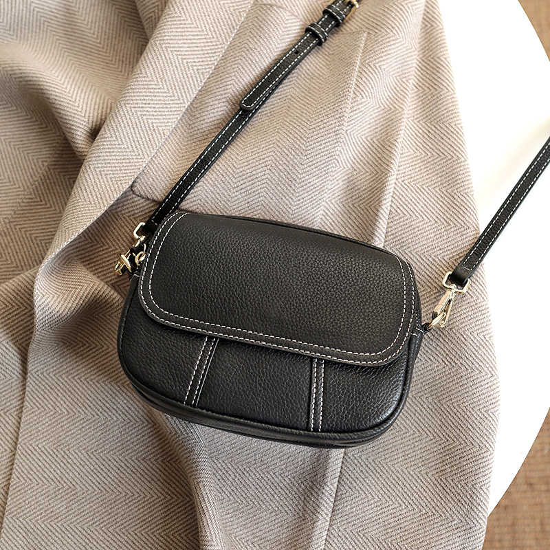 2022 spring and summer new simple and versatile fashion trend leather top layer cowhide double layer one shoulder messenger ladies small bag