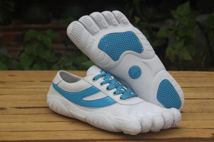 пали вещи. кроссовки abibas китай. паленые кроссовки абибас. паленые nike shox паленые. пали вещи.