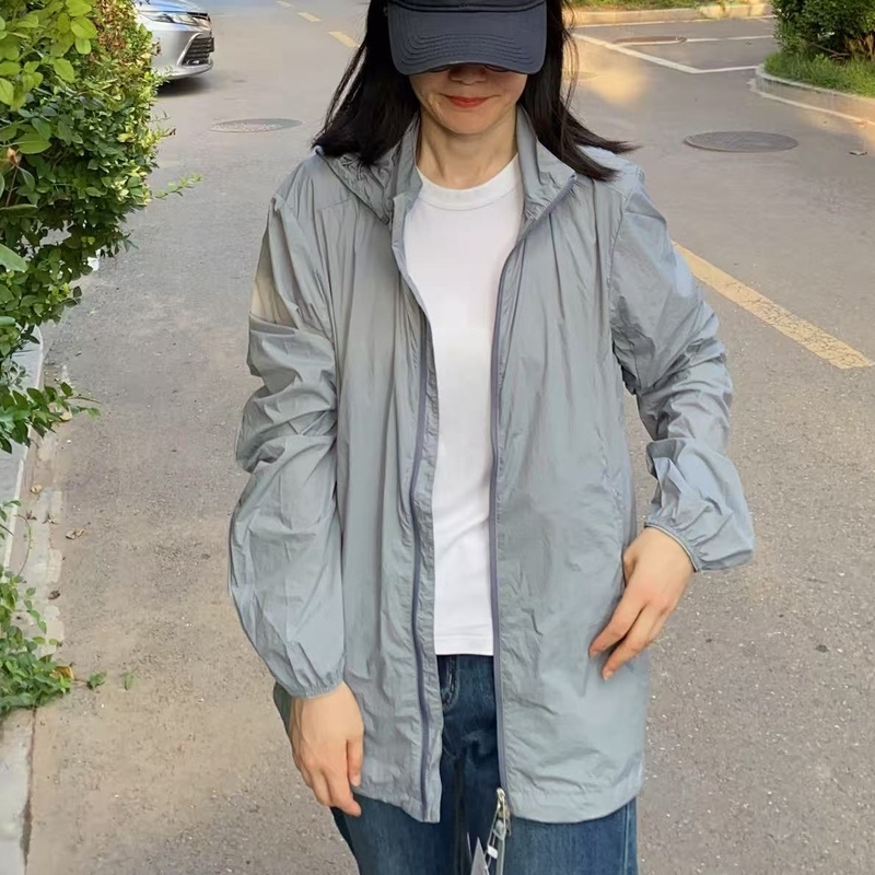 A Series of Men's Spring and Summer Classic Anti-Uv, Water-Repellent, Instant Cooling, Lightweight Jackets and Sun Protection Clothing for Men