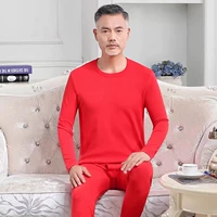 Круглая шея красная