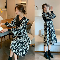 Pregnant woman Spring and autumn style dress fashion net red new pure color splicing crushed flower temperament pregnant woman skirt loose autumn and winter