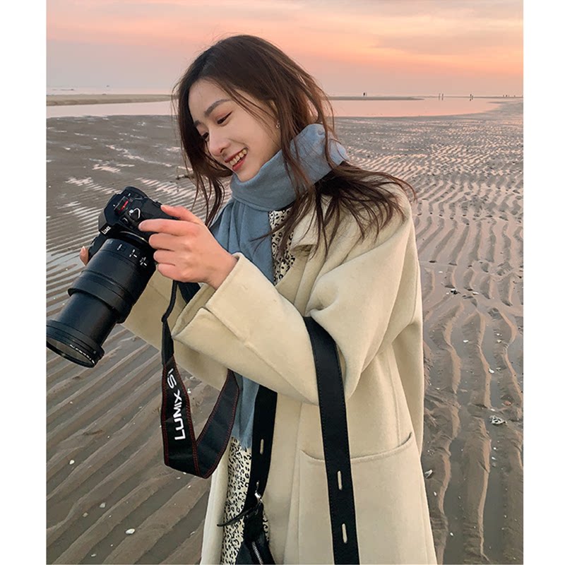 Autumn and winter woolen coat women's 2021 new small mid-length version double-breasted temperament woolen coat Hepburn style