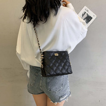 Hong Kong 2021 new diamond chain leather shoulder bag fashion foreign style Joker slung pet small square bag tide