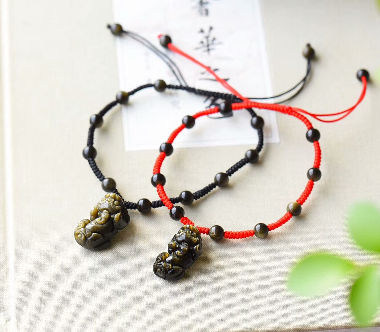 Năm sinh vòng chân dây đỏ Thiên thạch vàng tự nhiên may mắn vòng chân nam nữ mô hình vận chuyển ác trang sức pha lê lắc chân nữ 10k