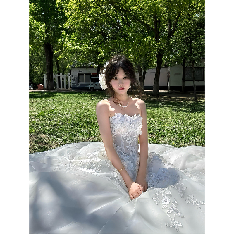 White Strapless Evening Dress, High-End, Niche, Suitable for Students' Graduation, Coming-Of-Age Ceremony, Birthday Party, Stunning Princess Dress That Flatters the Figure White Strapless Evening Dress, High-End, Niche, Suitable for Students' Graduation, Coming-Of-Age Ceremony, Birthday Party, Stunning Princess Dress That Flatters the Figure