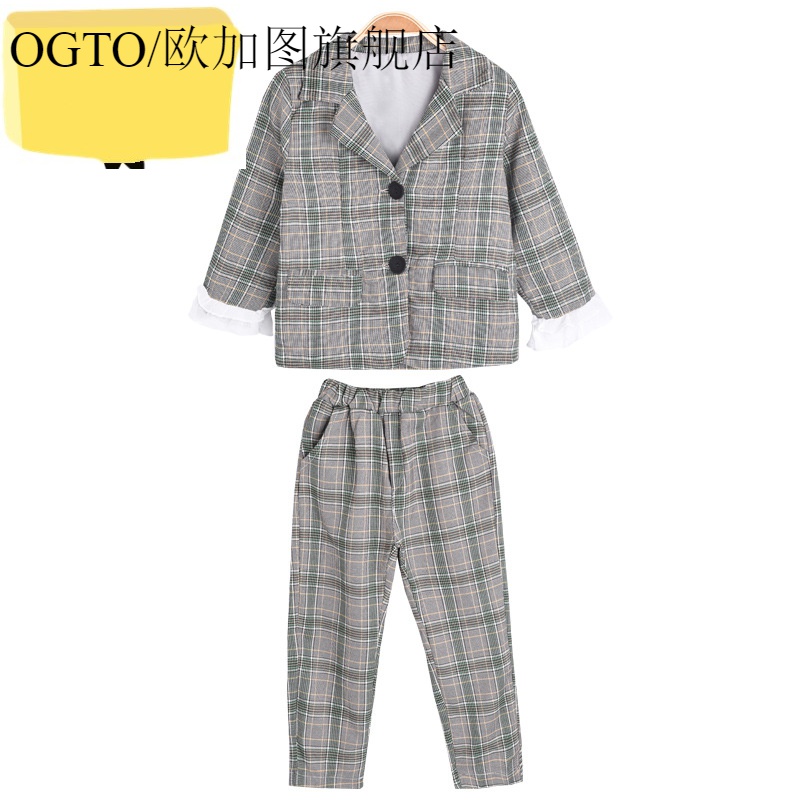 Cô gái mùa xuân dress 2020 phong cách mới thời trang phù hợp với kẻ sọc childrens mùa xuân và mùa thu phù hợp với bình thường hai mảnh bộ.