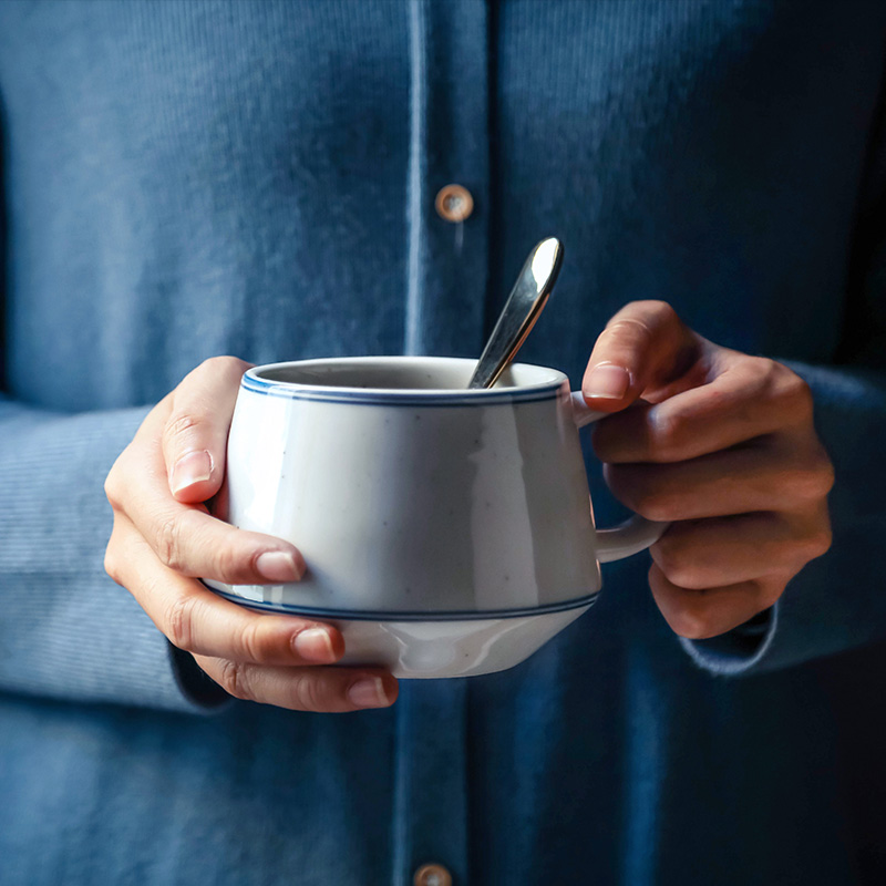 A cup of coffee with A dish of A cup suit small European - style key-2 luxury home English afternoon tea tea mugs with contracted
