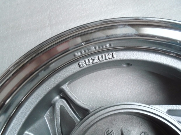 Qingqi Suzuki Rhyme QS100T / A / B Li Cai QS125T-2 / 2A / 2B Vòng nhôm Hub Bánh sau - Vành xe máy bánh xe máy