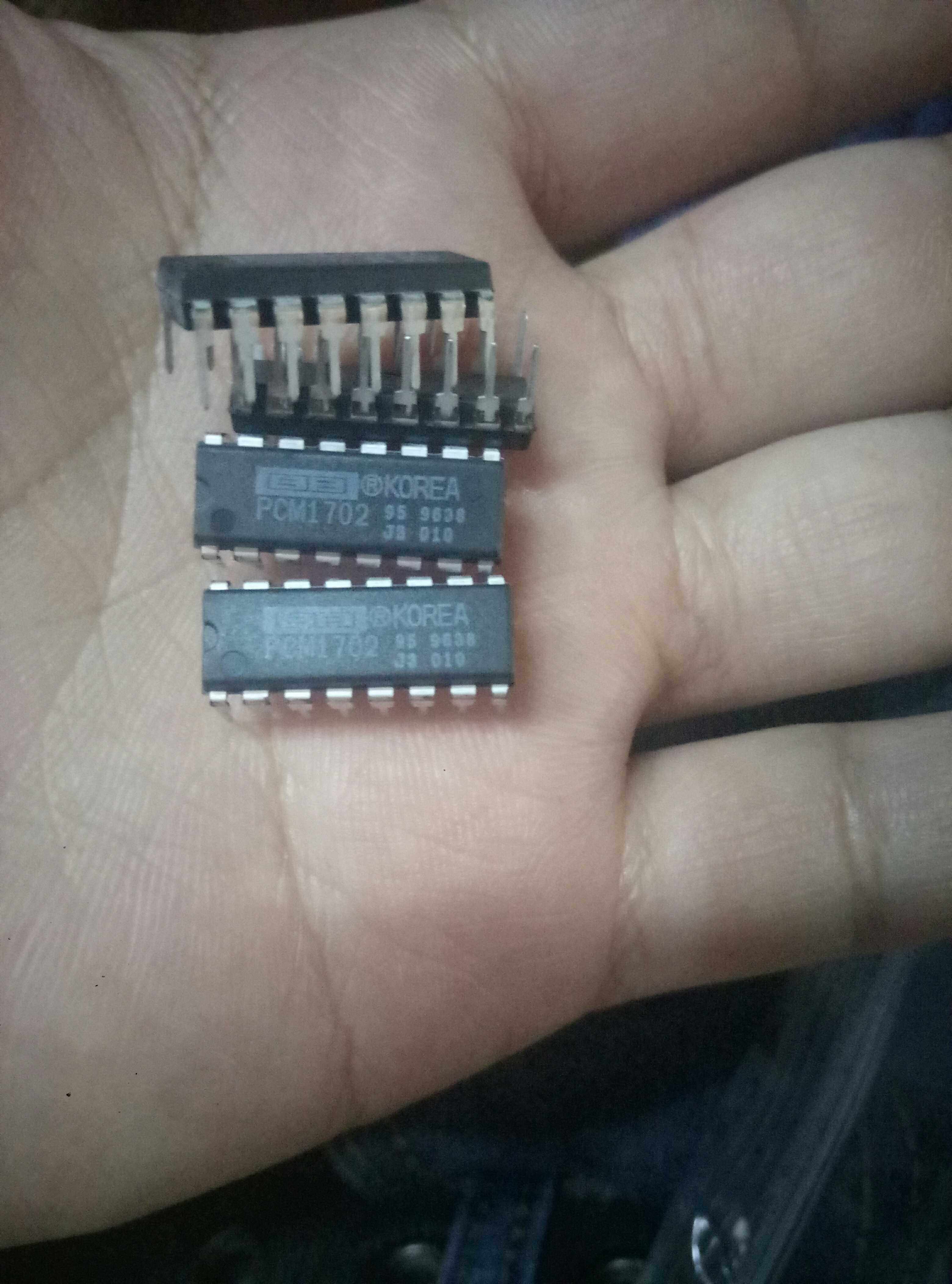 PCM1702P new original quality assurance MAL PHI PHI JPAN