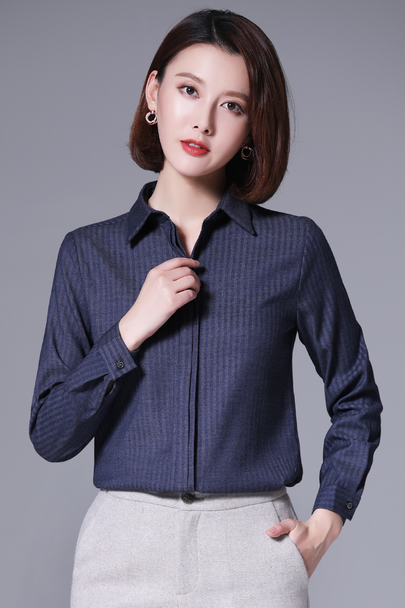 藍色條紋襯衫女長袖打底豎條紋上衣寬松職業(yè)襯衣