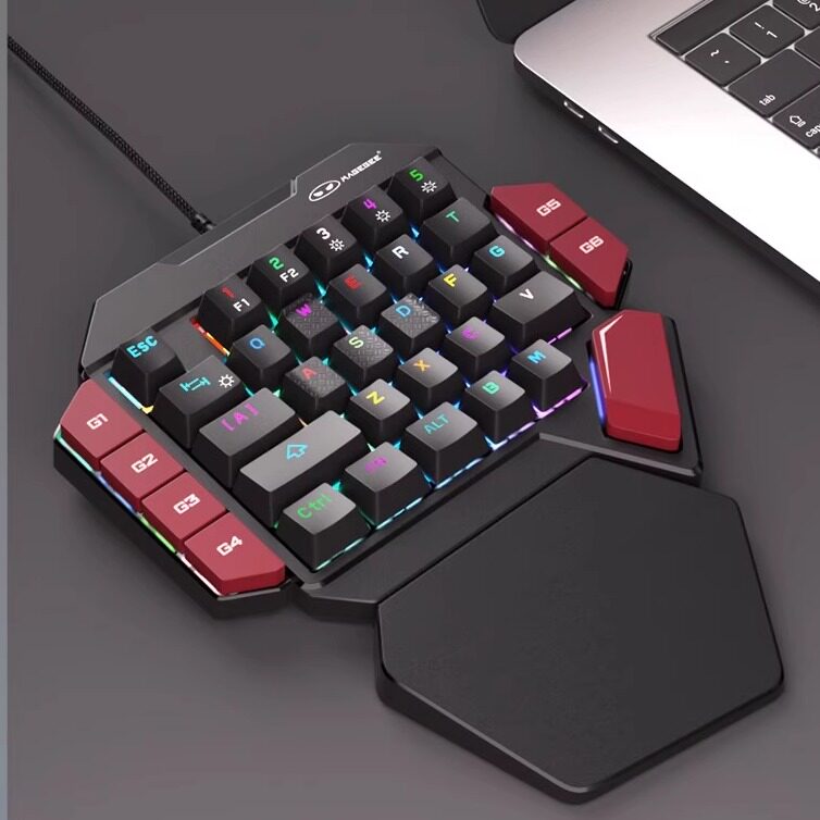 PUBGやCF（CrossFire）などのモバイルeスポーツゲーム向けに設計された、メカニカルな打鍵感を持つ片手用メカニカルキーボードと、左利き寄りでの使用に適した青軸スイッチ搭載の外付けマウスセット。