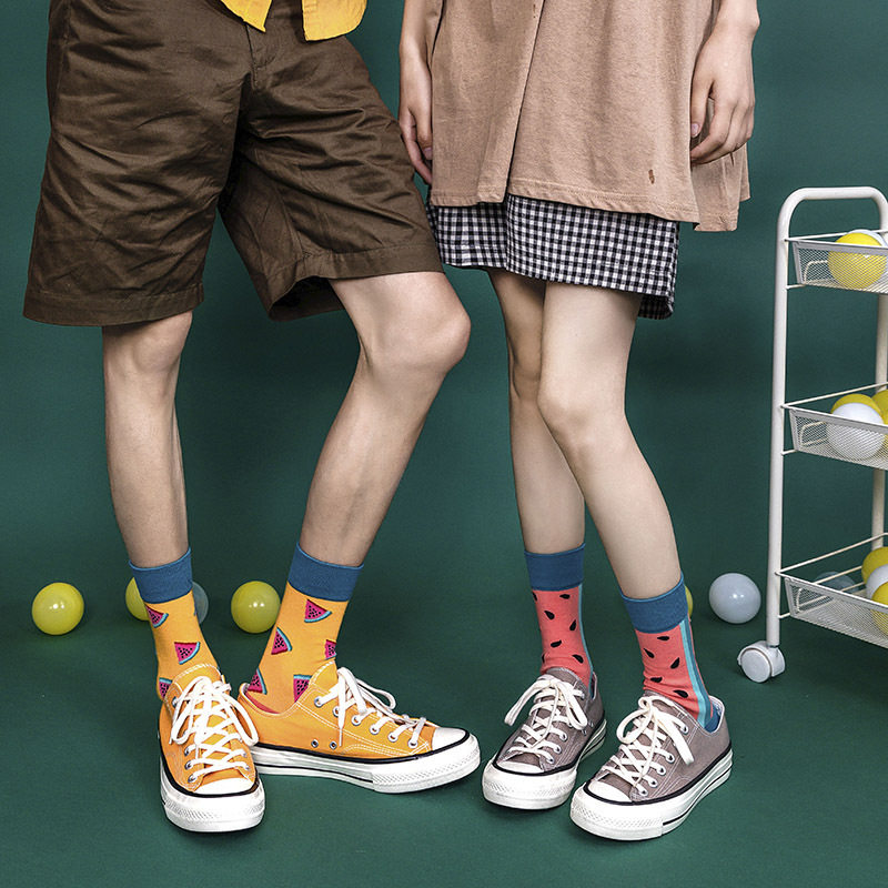 Socks cotton medium cylinder socks Sport Chaostocking male and female lovers Han version College Wind high cylinder Long Sox Street