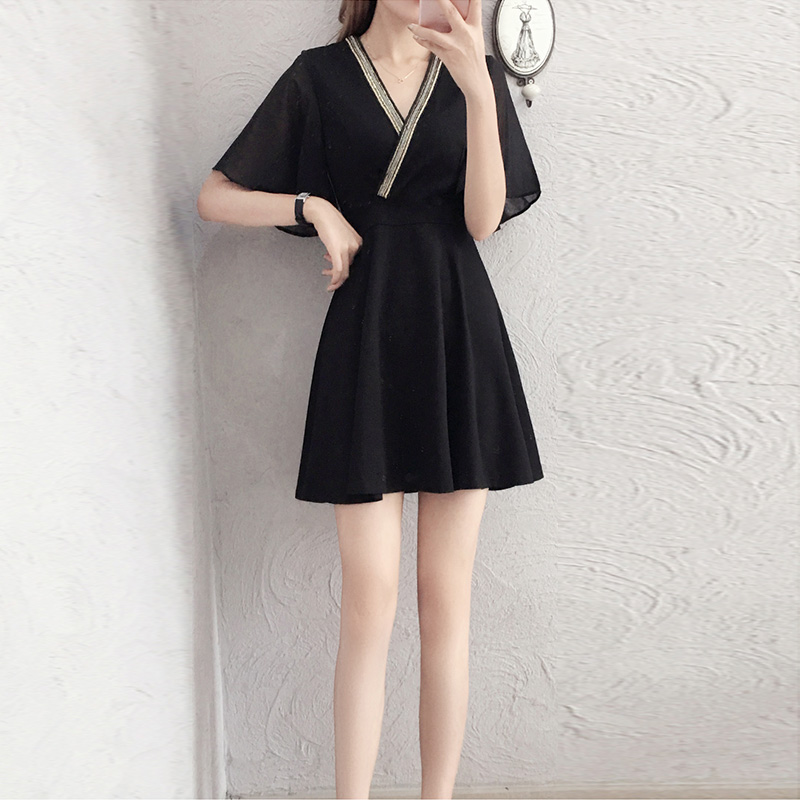 The French style snowspun foreign dress 2021 new summer women's clothing design feeling small cashew slim temperament little black dresses