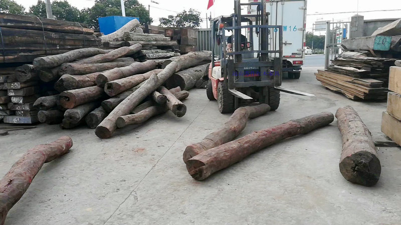 Gỗ đàn hương máu Zambia, tùy chỉnh cầu thang gỗ, nội thất Yuanshan, dự án Yunfu Quảng Đông đánh giá cao - Nhà cung cấp đồ nội thất móc treo dán tường