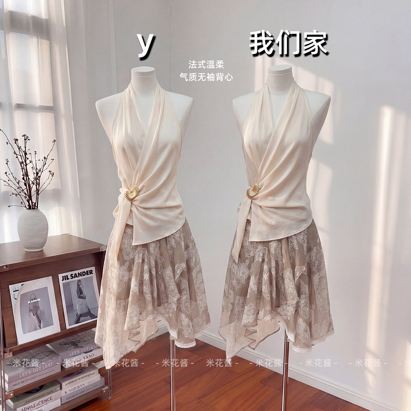 Mi Hua Jiang Niche V-Neck Cross Halter Neck Side Metal Buckle Vest for Women, Summer Design Sleeveless Slimming Top Mi Hua Jiang Niche V-Neck Cross Halter Neck Side Metal Buckle Vest for Women, Summer Design Sleeveless Slimming Top