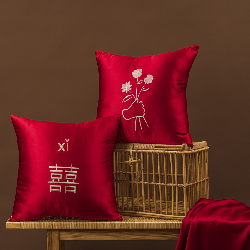 Wedding supplies wedding gifts red embroidery wedding pillow a pair of wedding room decoration sofa living room layout cushion