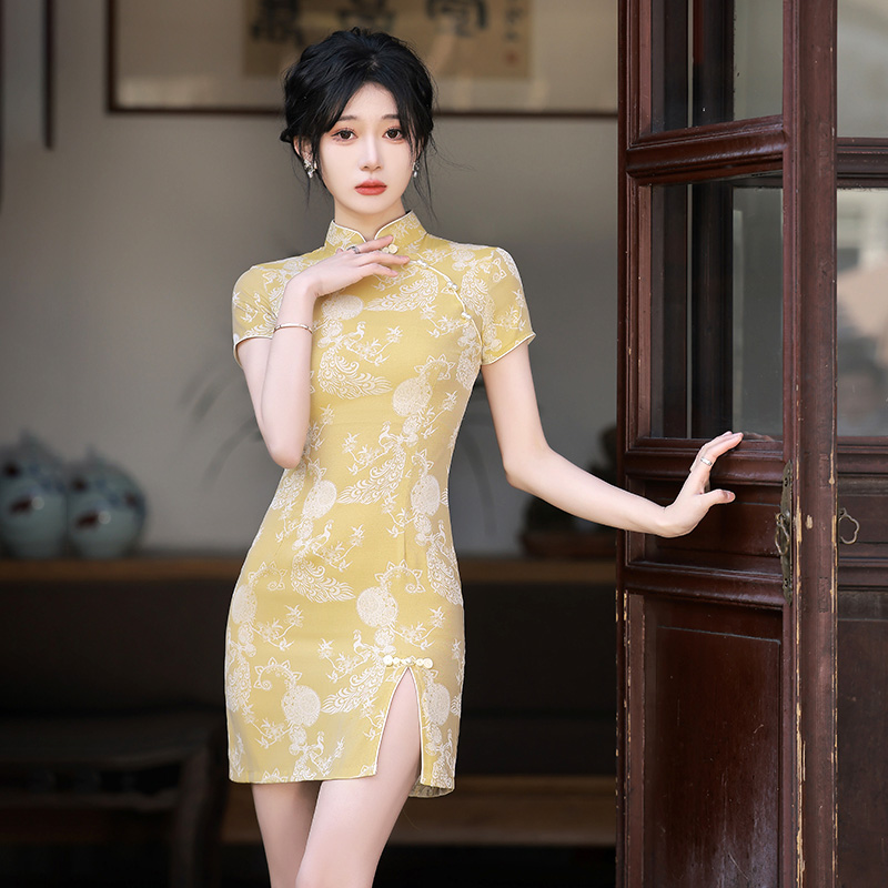 Summer lightweight cheongsam, short yellow retro advanced dress, 2024 years, suitable for teen
