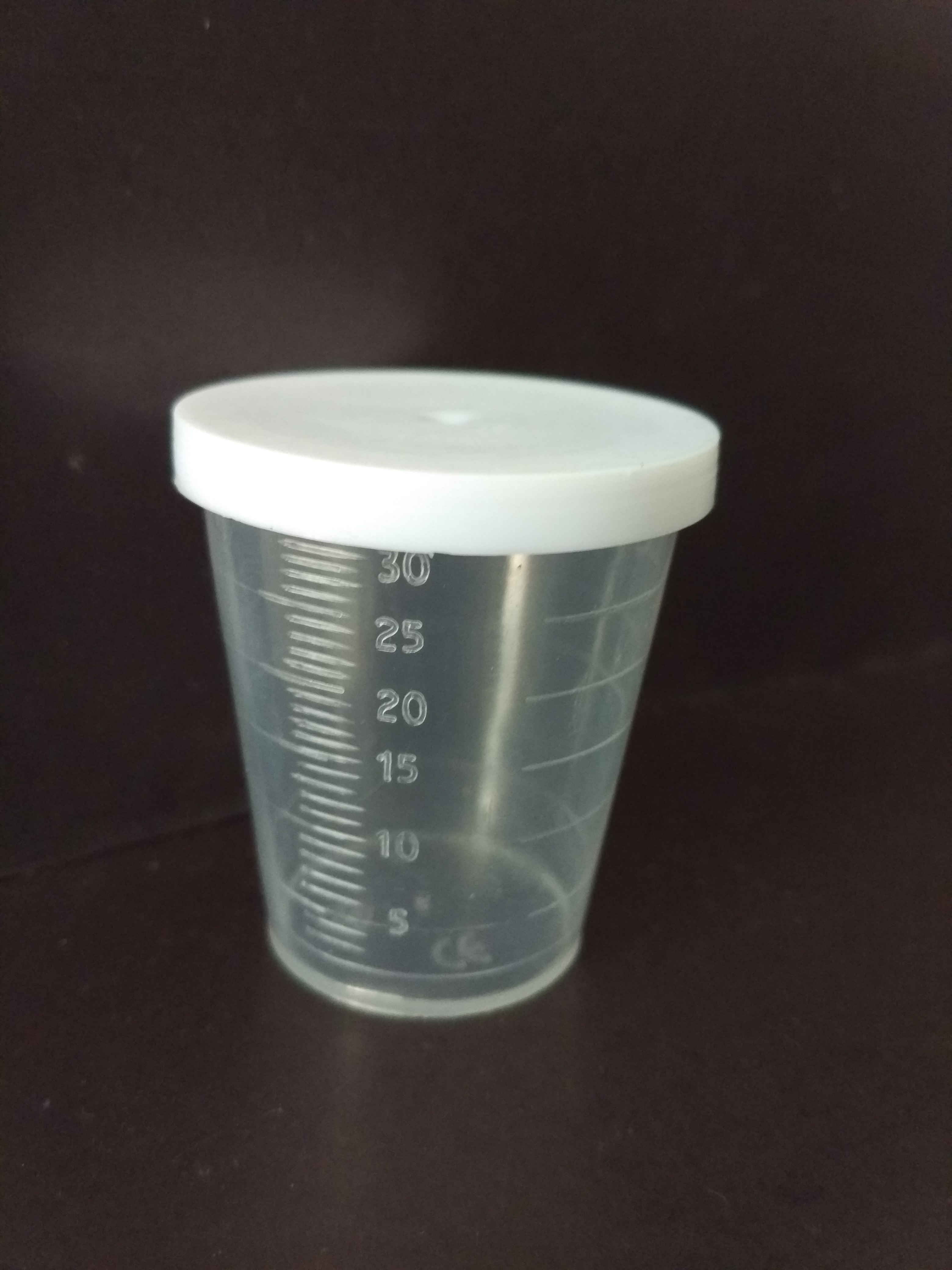 Promotion plastic with cap cup accurate 30ml household liquid cup lab sampling cup
