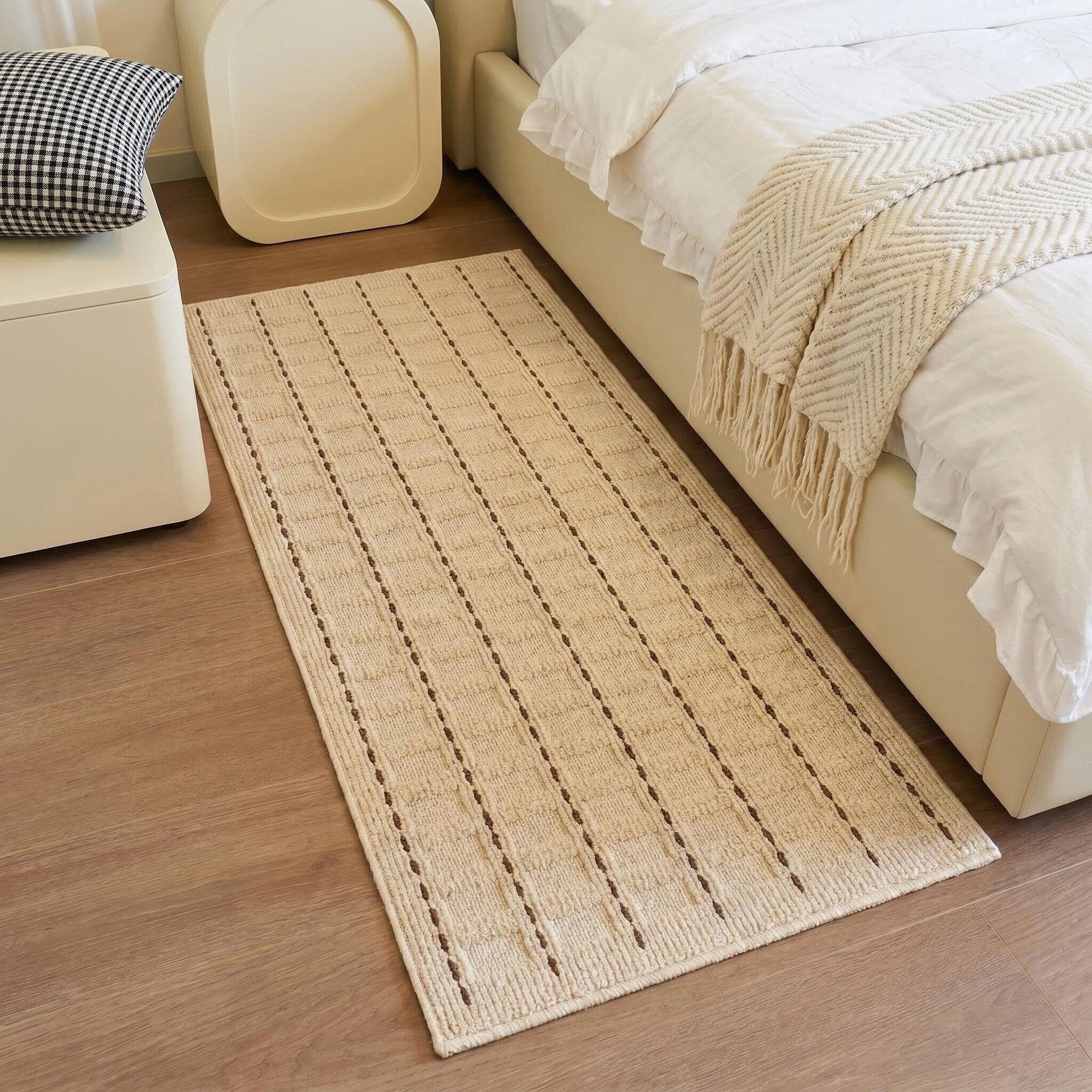 French cream style carpet bedroom bedside blanket master bedroom long strip floor mat in front of the bed high-end room loop velvet foot mat