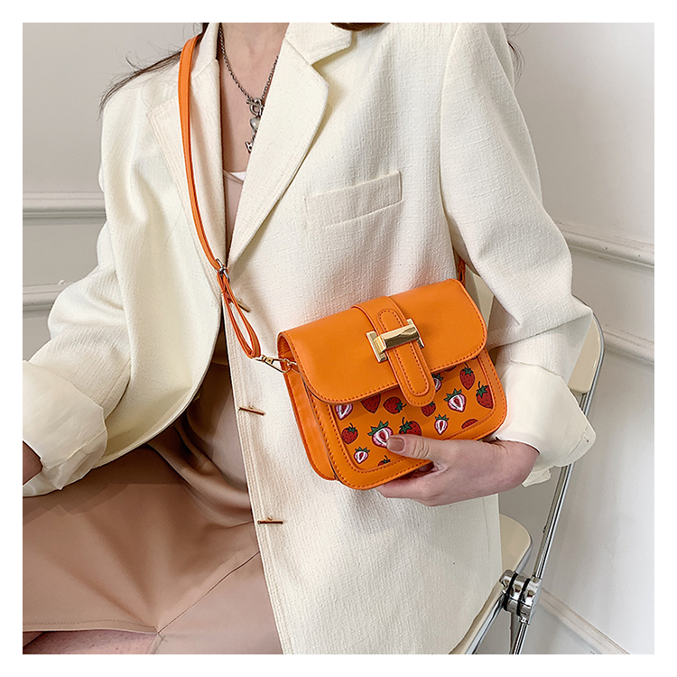 Women's Small Pu Leather Fruit Strawberry Cute Streetwear Square Magnetic Buckle Shoulder Bag display picture 12