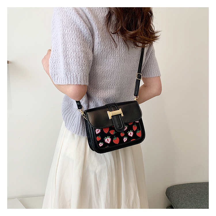 Women's Small Pu Leather Fruit Strawberry Cute Streetwear Square Magnetic Buckle Shoulder Bag display picture 32